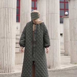 Kapitone Mont - Haki
