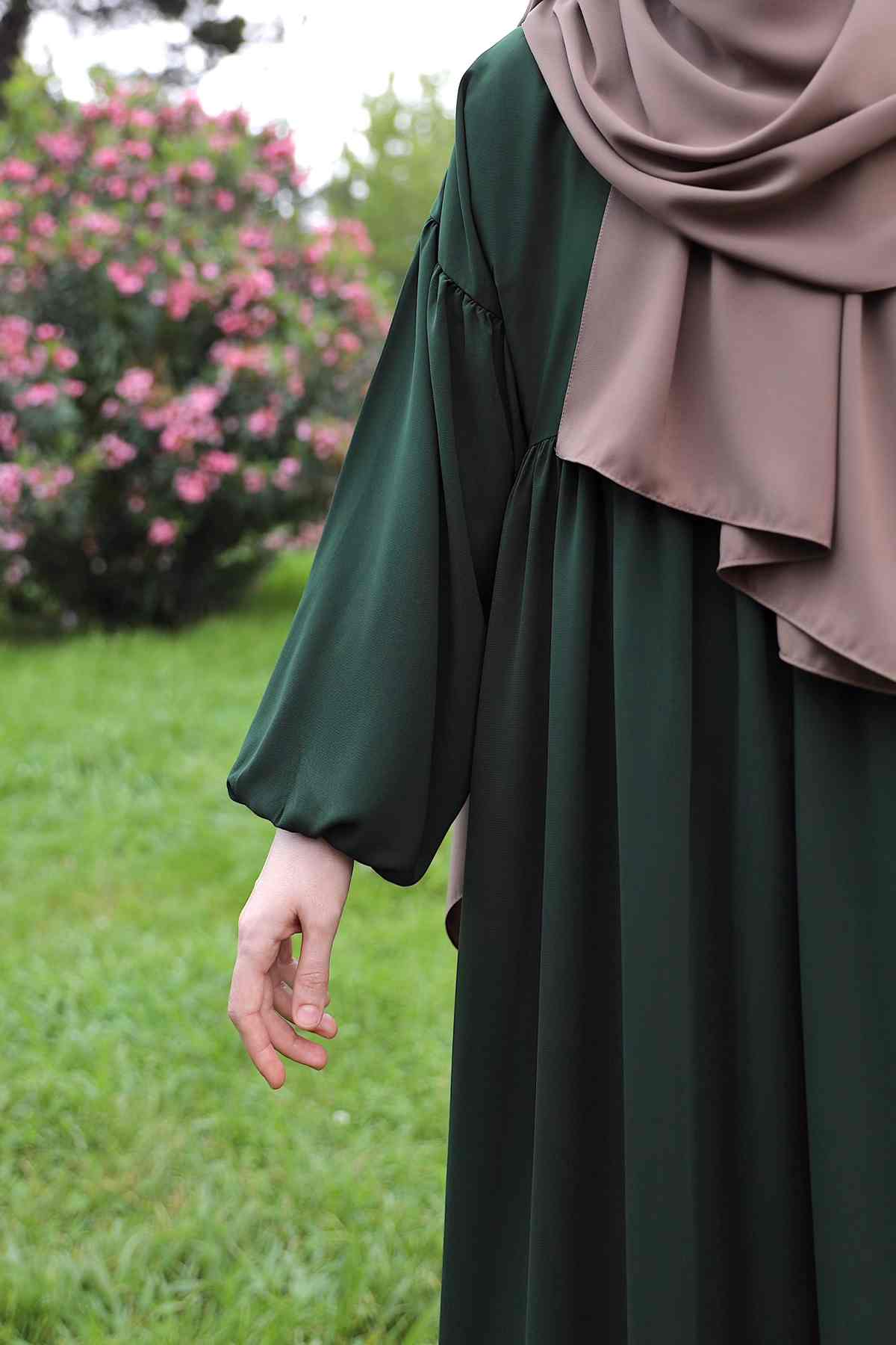 Rabia Elbise Ferace - Haki